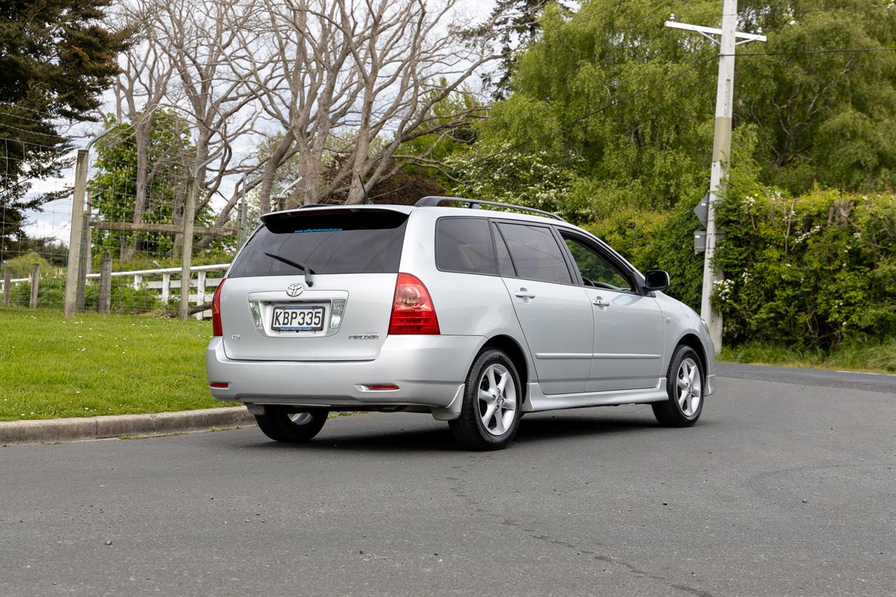 2004 Toyota Fielder