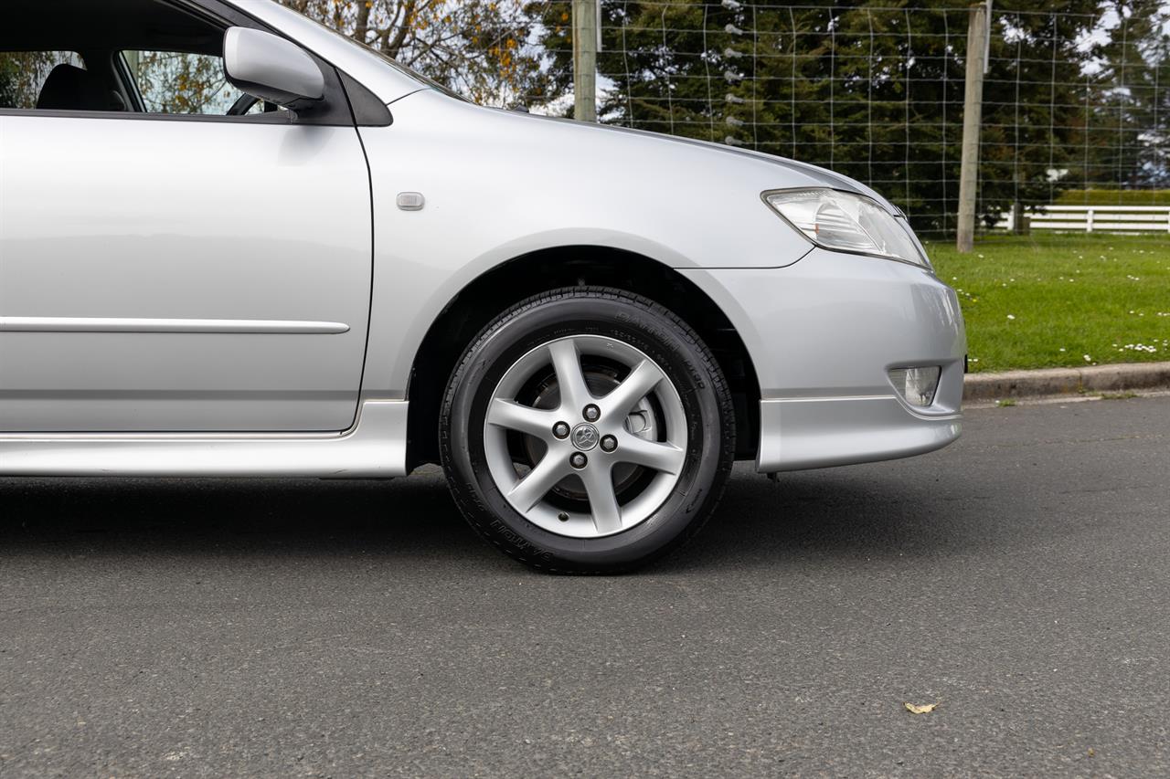 2004 Toyota Fielder