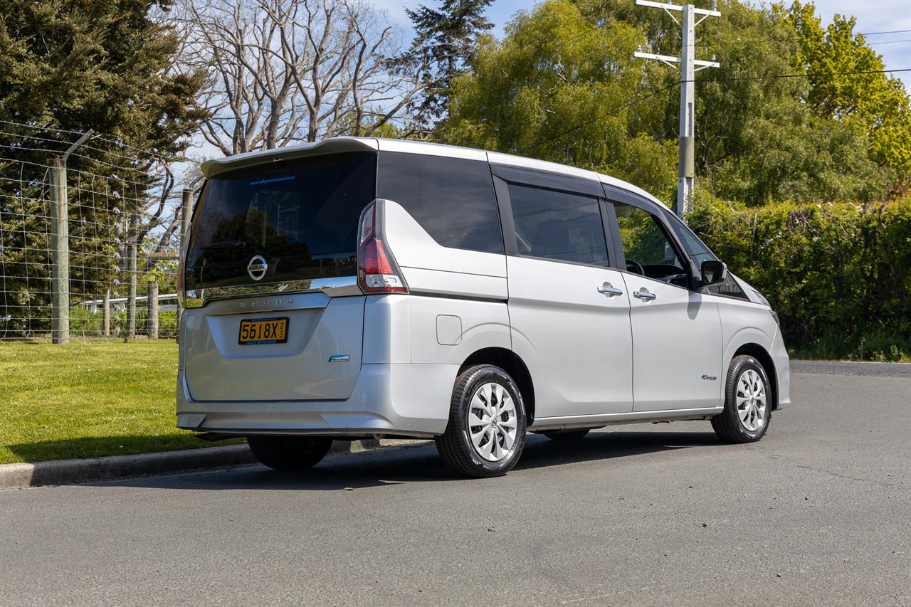 2017 Nissan Serena