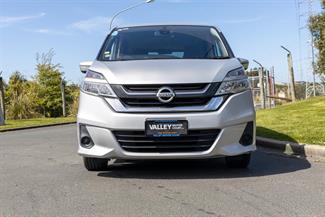 2017 Nissan Serena - Thumbnail