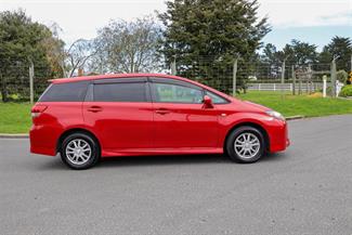 2009 Toyota Wish - Thumbnail