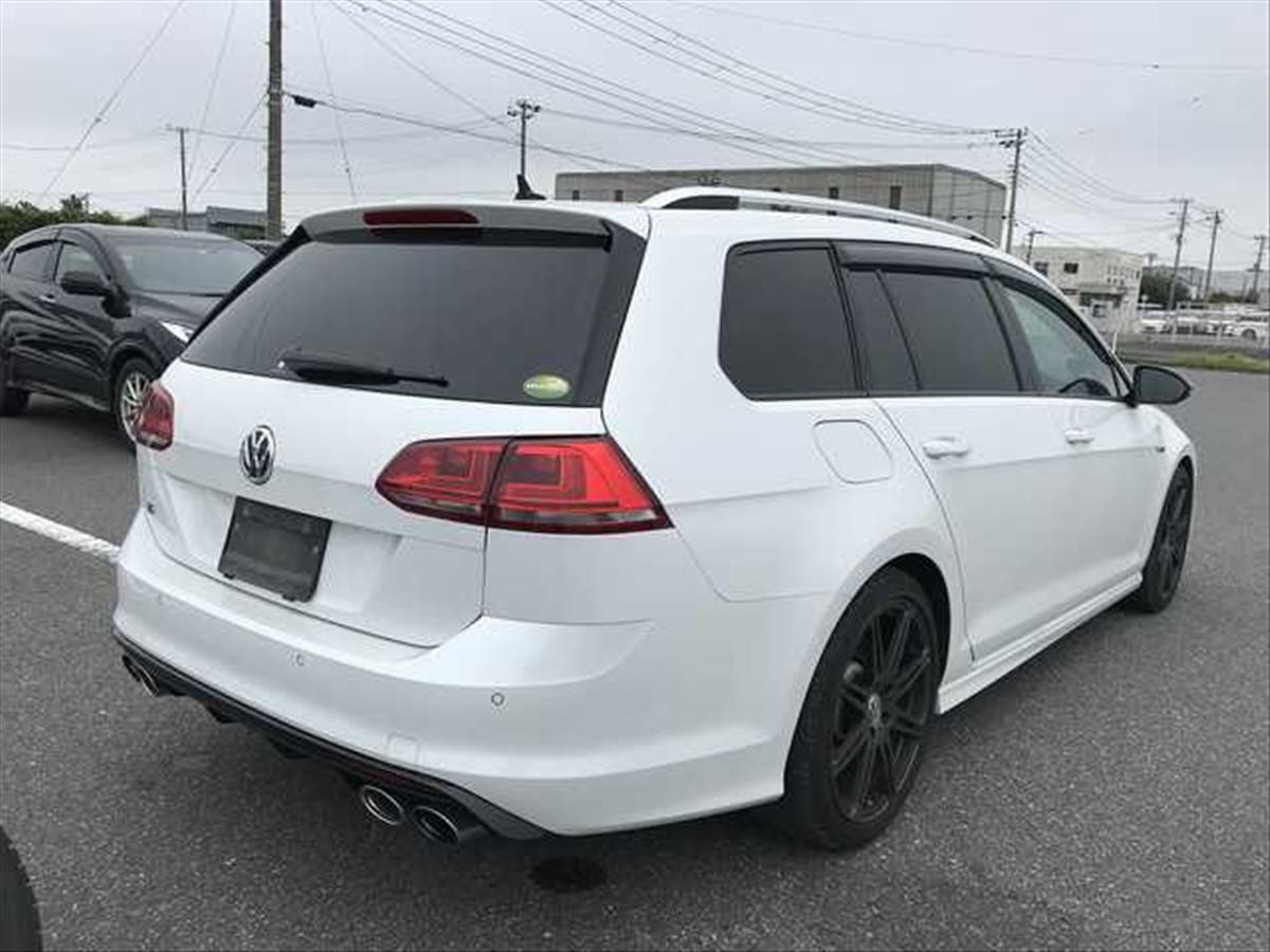 2015 Volkswagen Golf R Variant