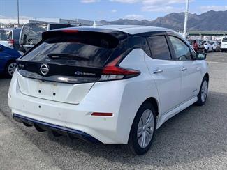 2020 Nissan Leaf - Thumbnail