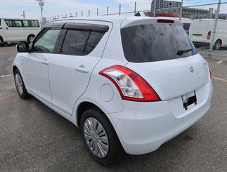 2015 Suzuki Swift - Thumbnail