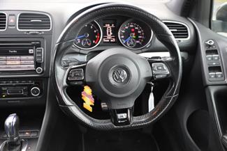 2011 Volkswagen Golf - Thumbnail