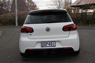 2011 Volkswagen Golf - Thumbnail