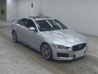 2016 Jaguar XE S - Thumbnail