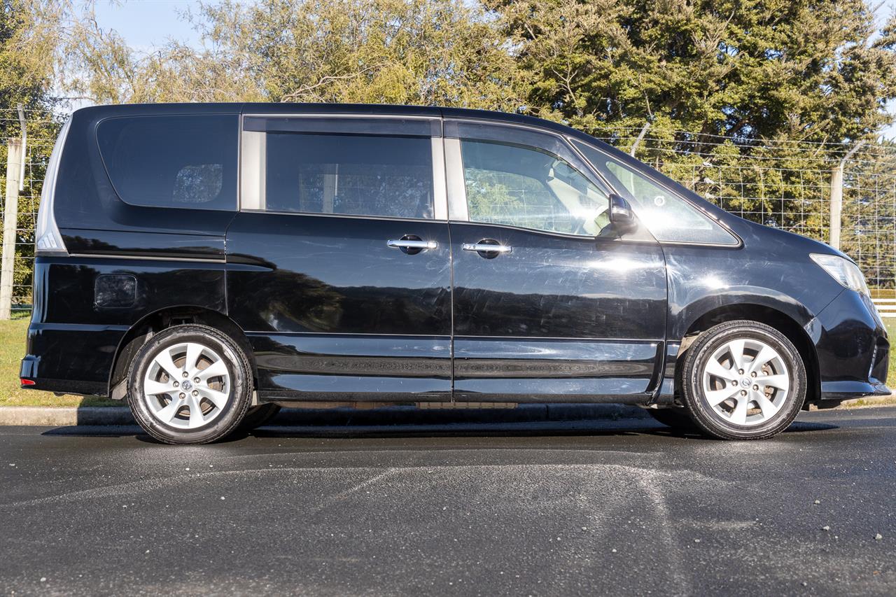 2012 Nissan Serena